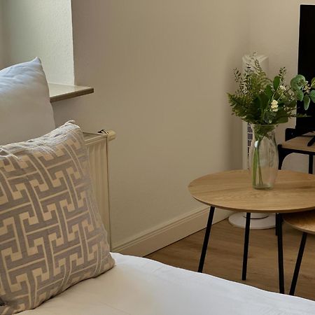 Raha Apartments - Modernes Studio-Apartment - Hbf - Gratis Parkplatz Erfurt Eksteriør billede