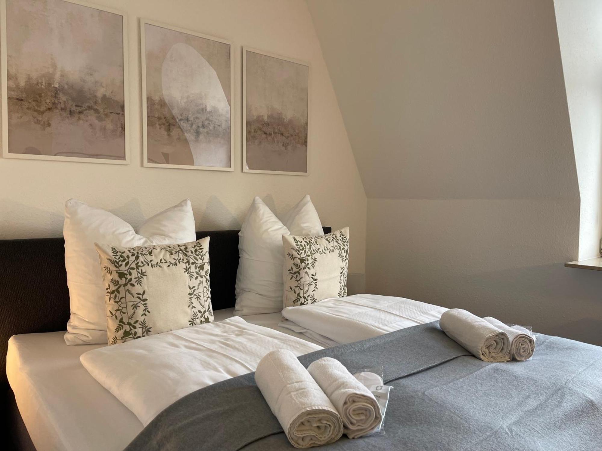 Raha Apartments - Modernes Studio-Apartment - Hbf - Gratis Parkplatz Erfurt Eksteriør billede