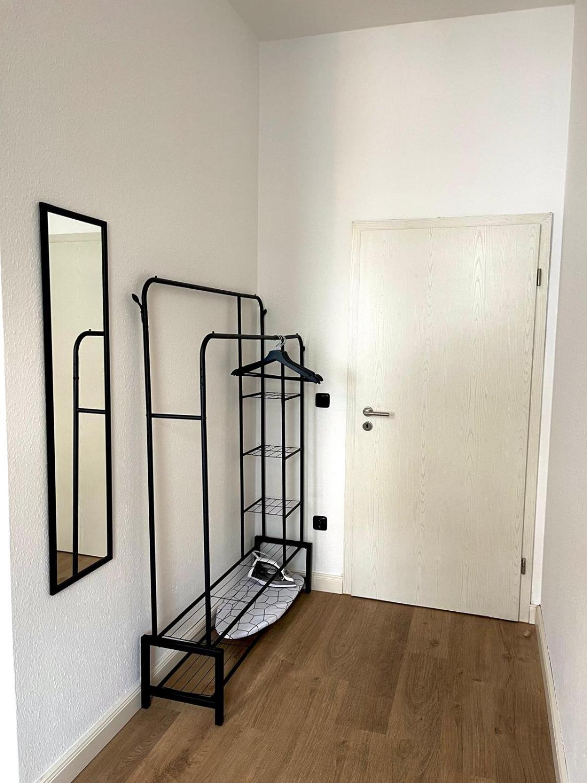 Raha Apartments - Modernes Studio-Apartment - Hbf - Gratis Parkplatz Erfurt Eksteriør billede