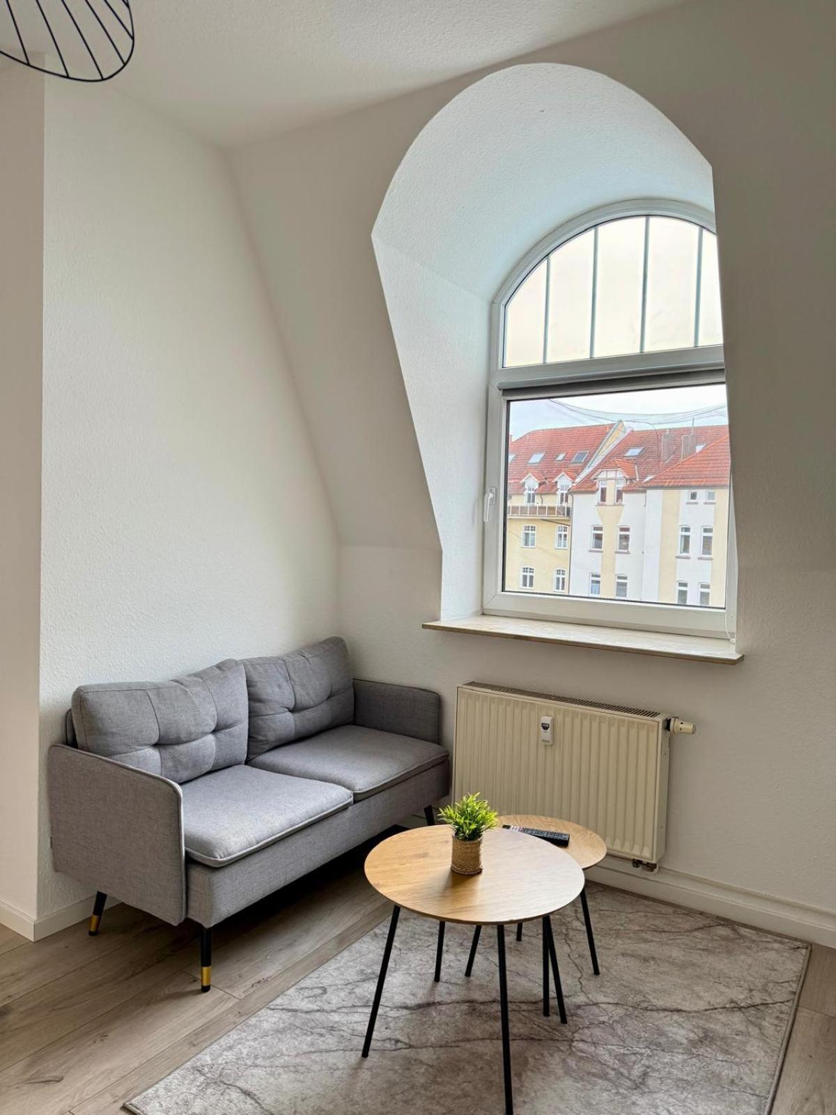 Raha Apartments - Modernes Studio-Apartment - Hbf - Gratis Parkplatz Erfurt Eksteriør billede
