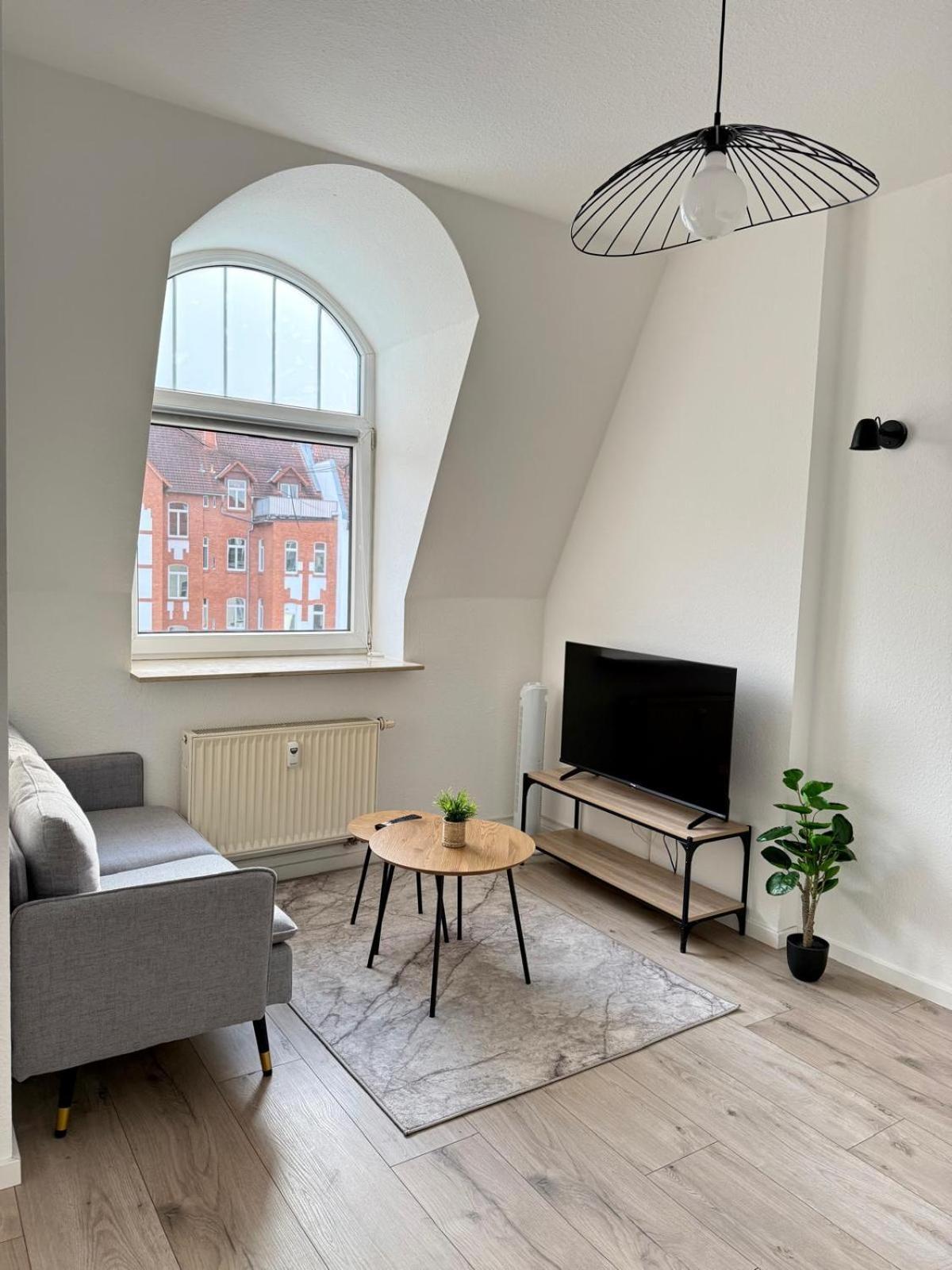 Raha Apartments - Modernes Studio-Apartment - Hbf - Gratis Parkplatz Erfurt Eksteriør billede