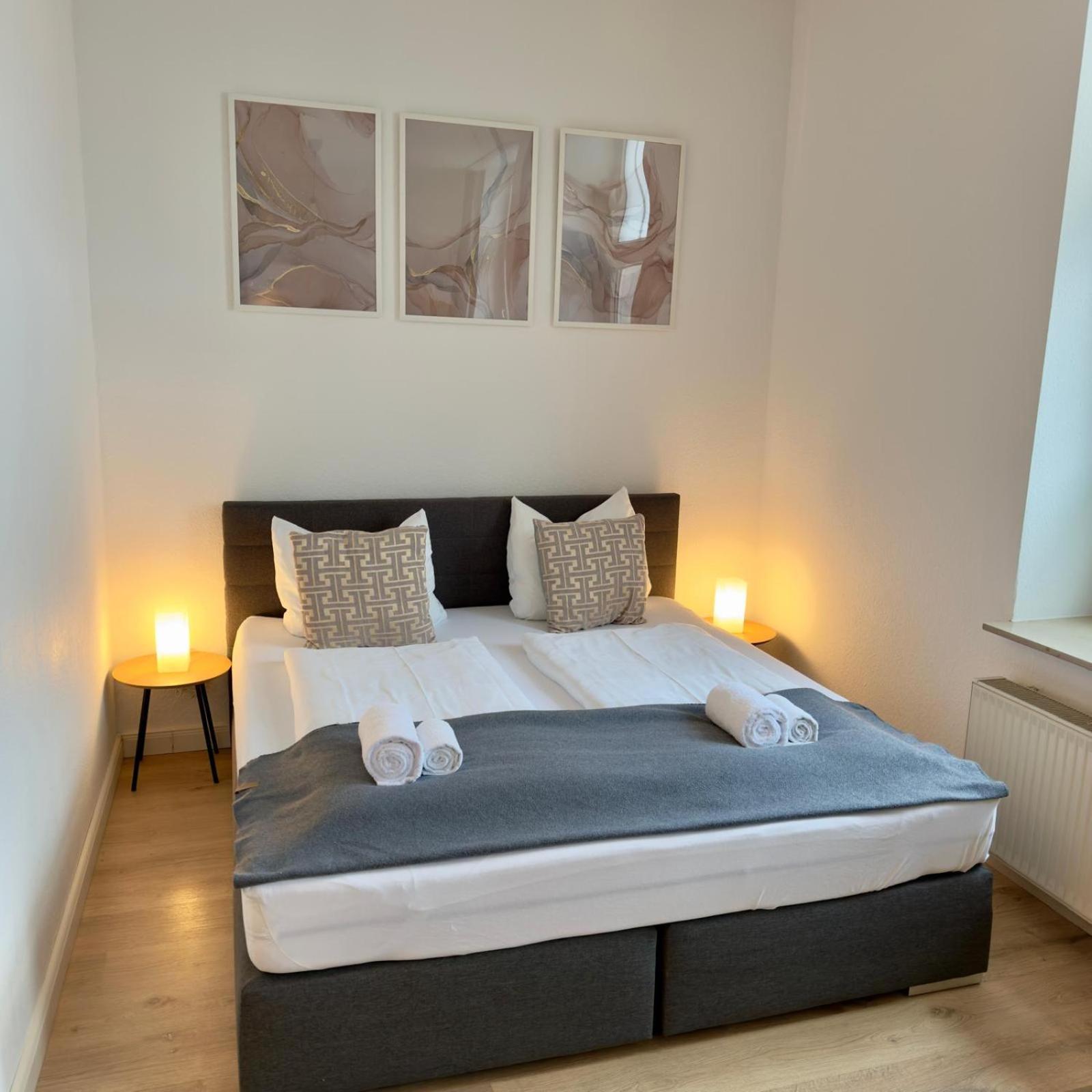 Raha Apartments - Modernes Studio-Apartment - Hbf - Gratis Parkplatz Erfurt Eksteriør billede