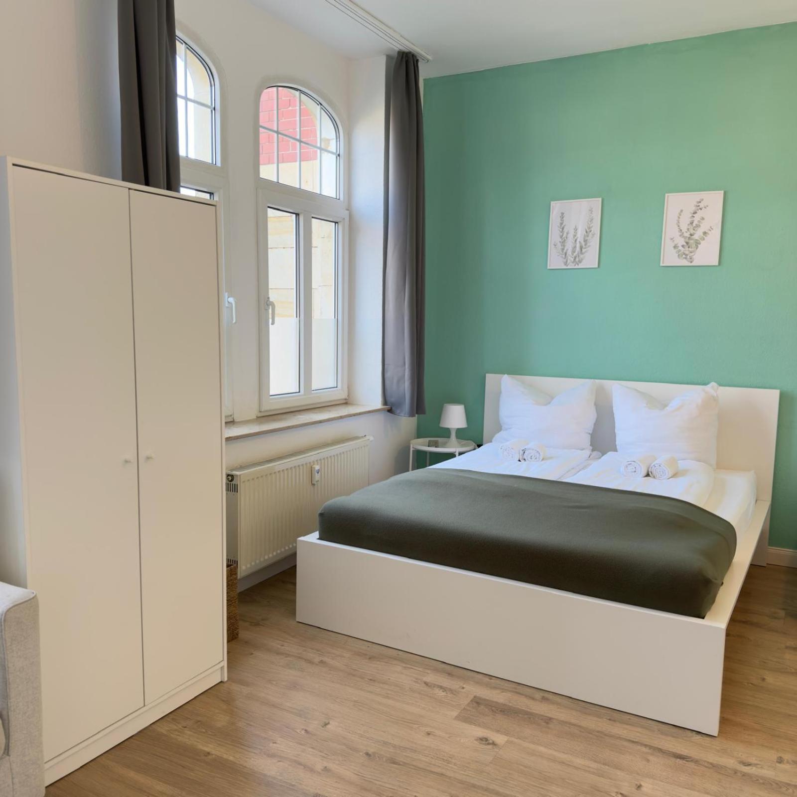 Raha Apartments - Modernes Studio-Apartment - Hbf - Gratis Parkplatz Erfurt Eksteriør billede