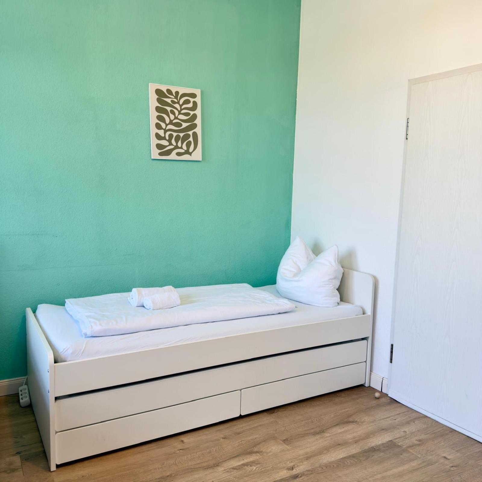 Raha Apartments - Modernes Studio-Apartment - Hbf - Gratis Parkplatz Erfurt Eksteriør billede